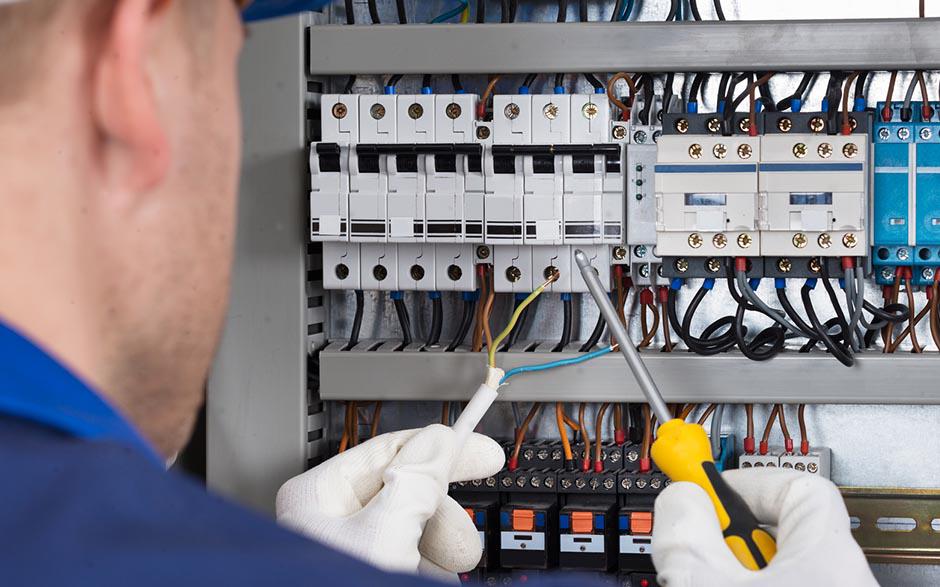 dépannage électricien Louvres